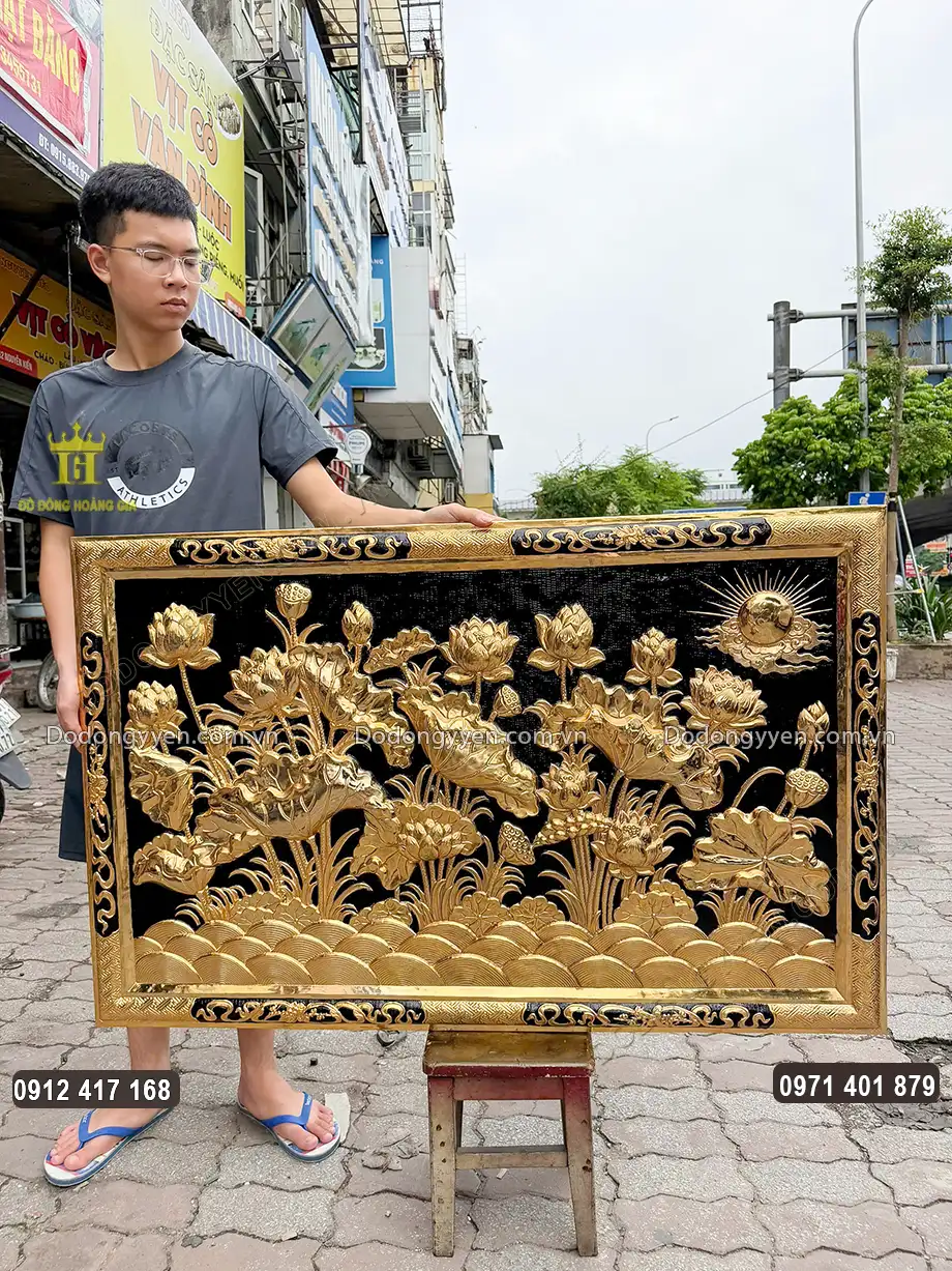 Tranh th&iacute;ch hợp treo tr&ecirc;n cao, tại nơi nhiều &aacute;nh s&aacute;ng